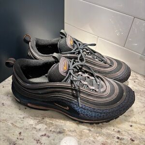 Nike Air Max 97 SE Reflective Safari Noir
Size 12
